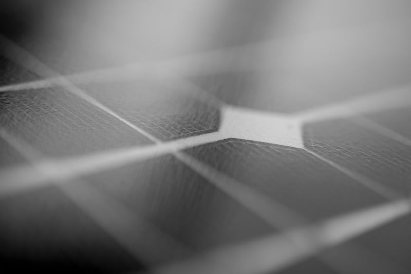 Panneaux solaires pour particulier : guide d’achat et d’installation 2026
